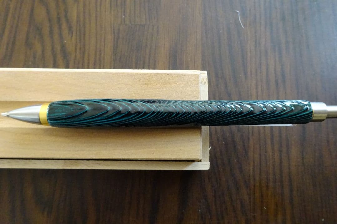 ウッドペンクラフト　P02ペンシル　屋久杉浮造り国産漆　エイリアン