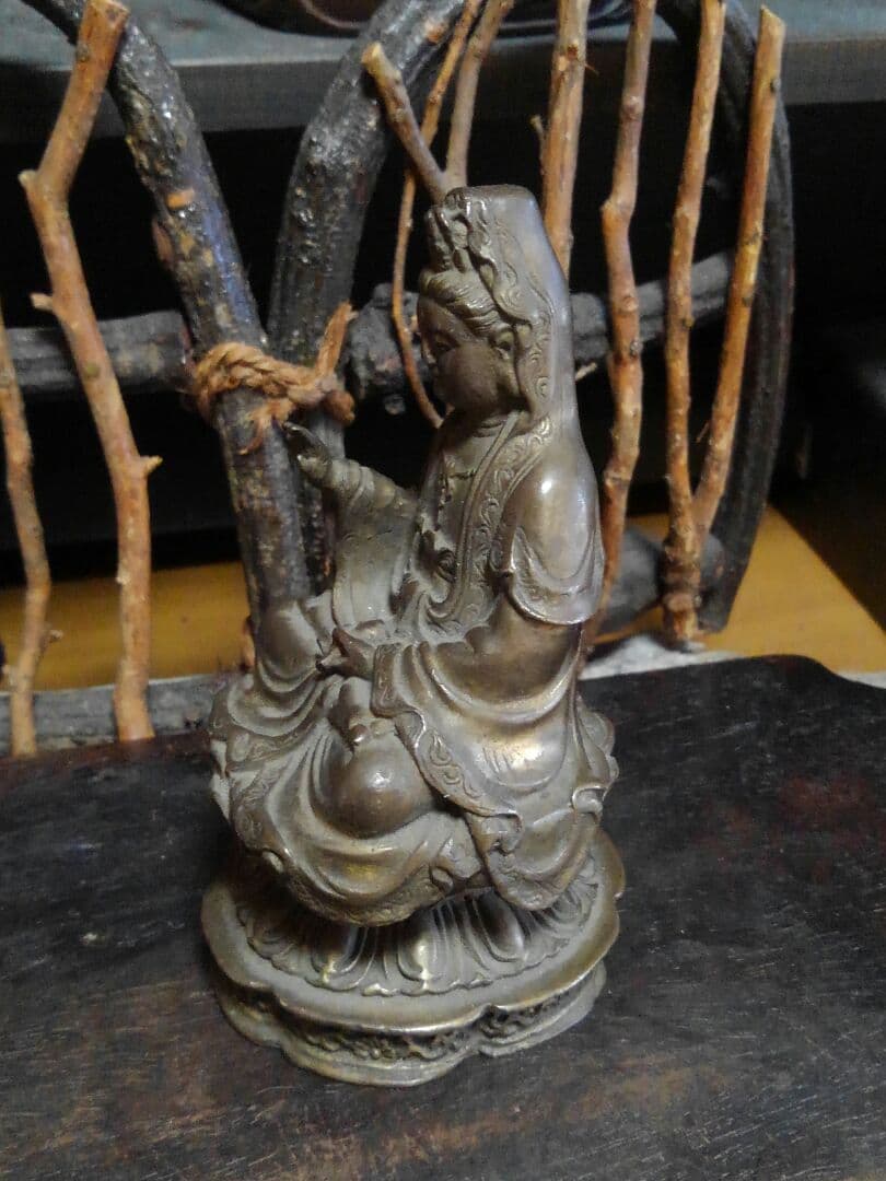 ♥小さな　観音像　観音様　とても古い　銅製　仏像　座像　骨董品　観音