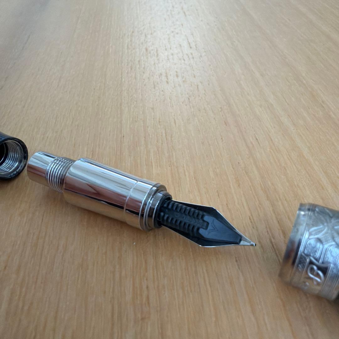 VISCONTI ブラック 万年筆（値引き可能）