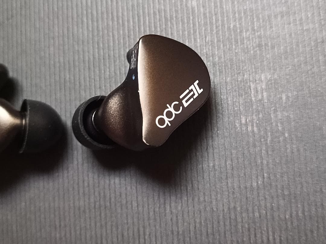 qdc SUPERIOR EX と 純正4.4mm5極バランスケーブル