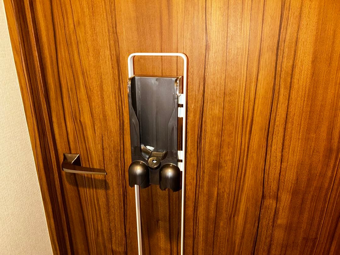 Dyson ダイソン V10 fluffy＋ sv12 専用スタンド付き