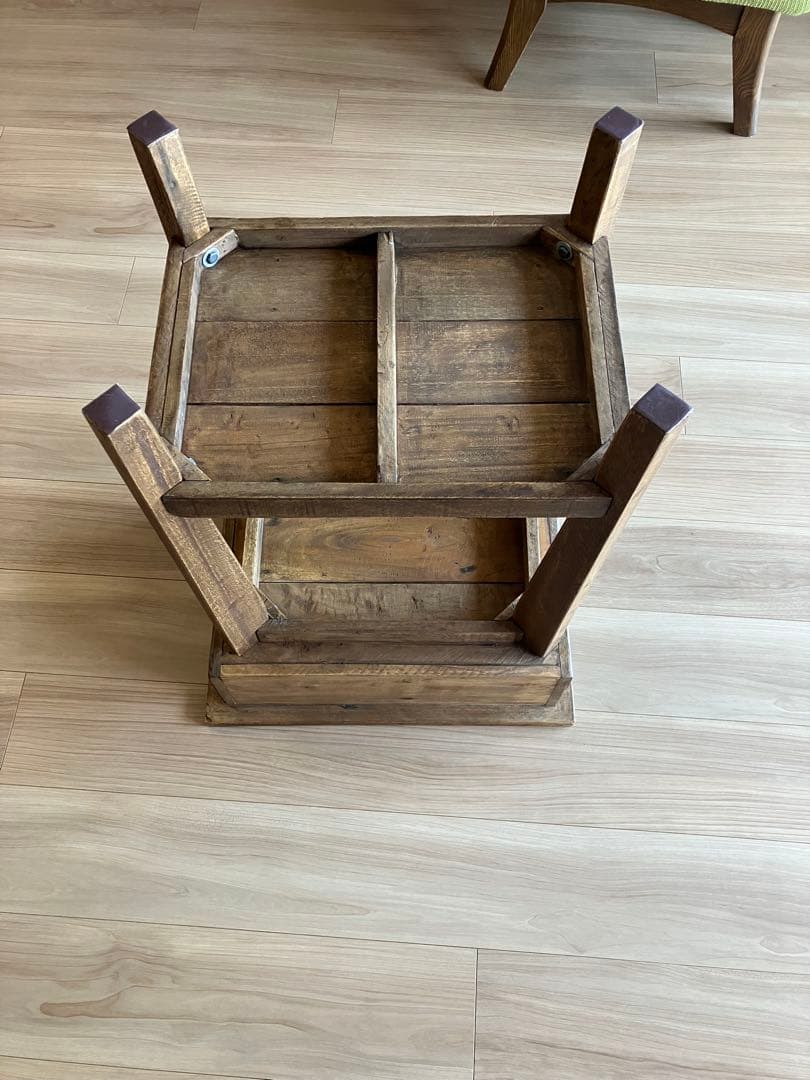 ウッド製サイドテーブル 引き出し付き