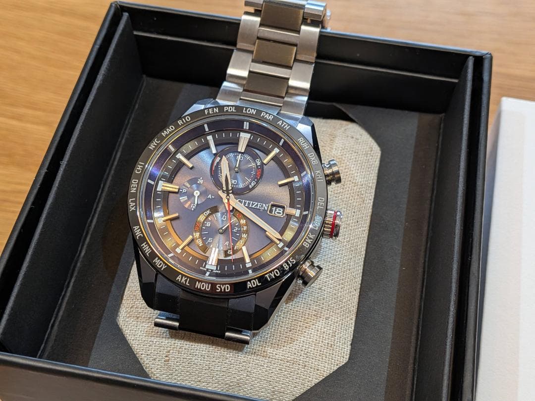 極美品 25年10月購入 シチズン アテッサ アクトライン AT8186-51L