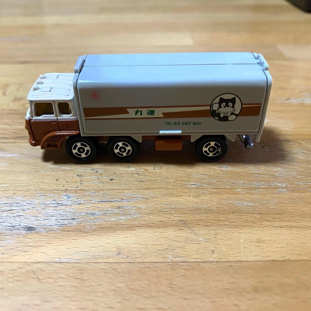 トミカ 　丸運　のらくろ　ふそう　ウイングルーフトラック