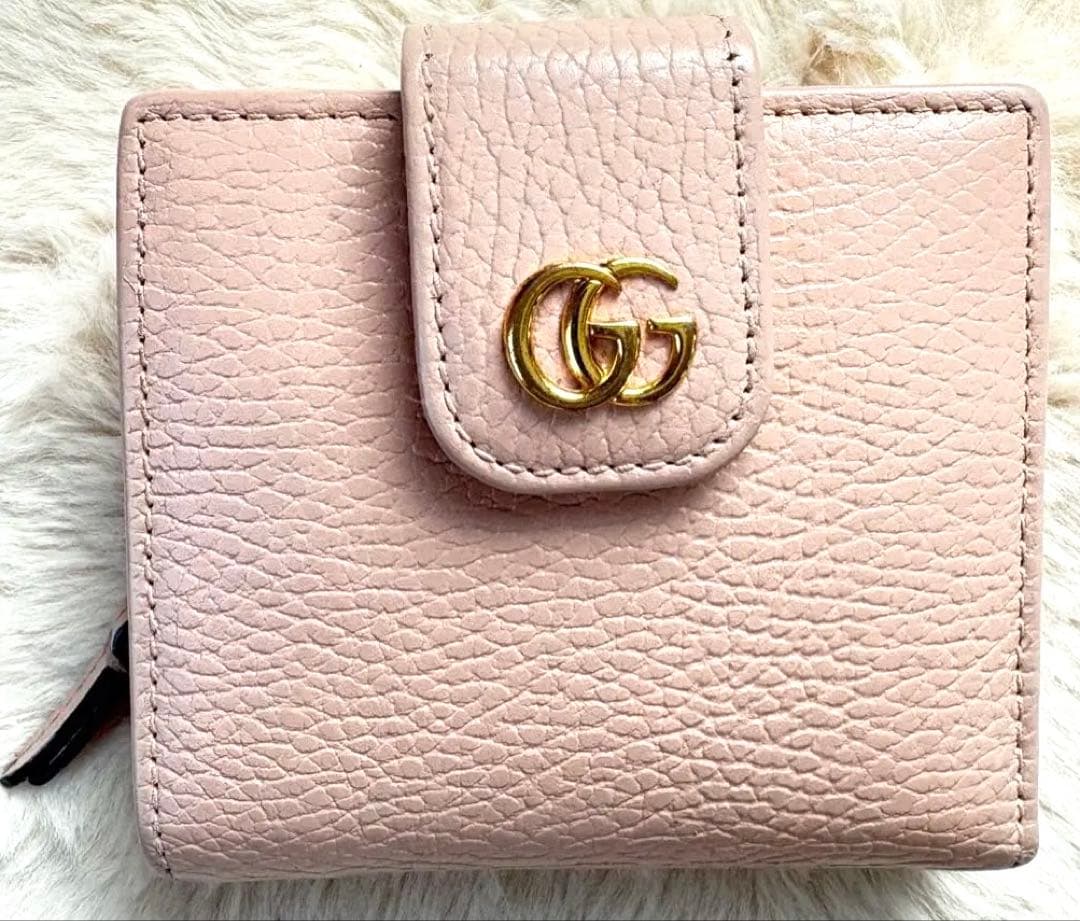 GGロゴ ピンクレザー 二つ折り財布