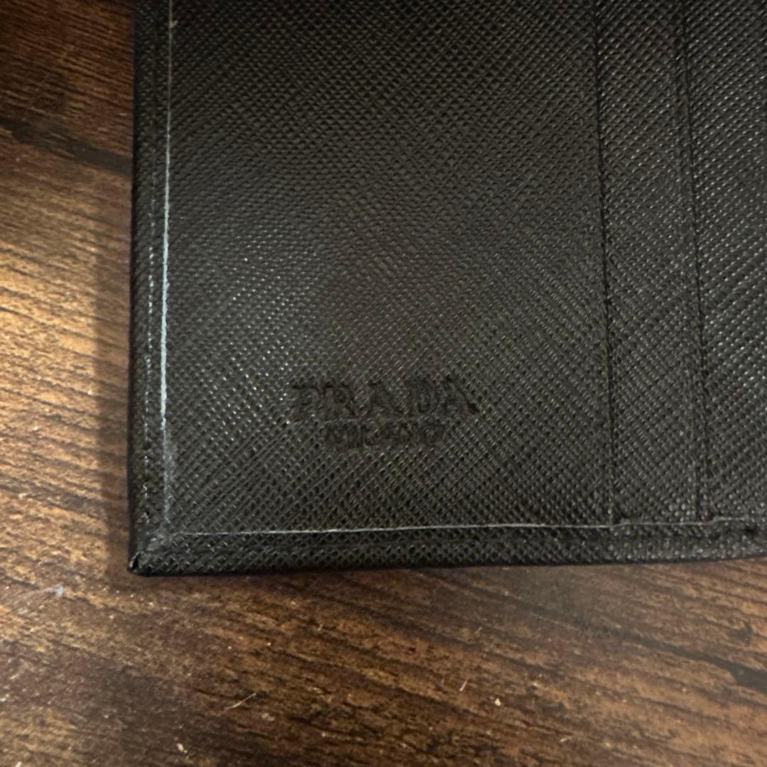 PRADA 三つ折り財布