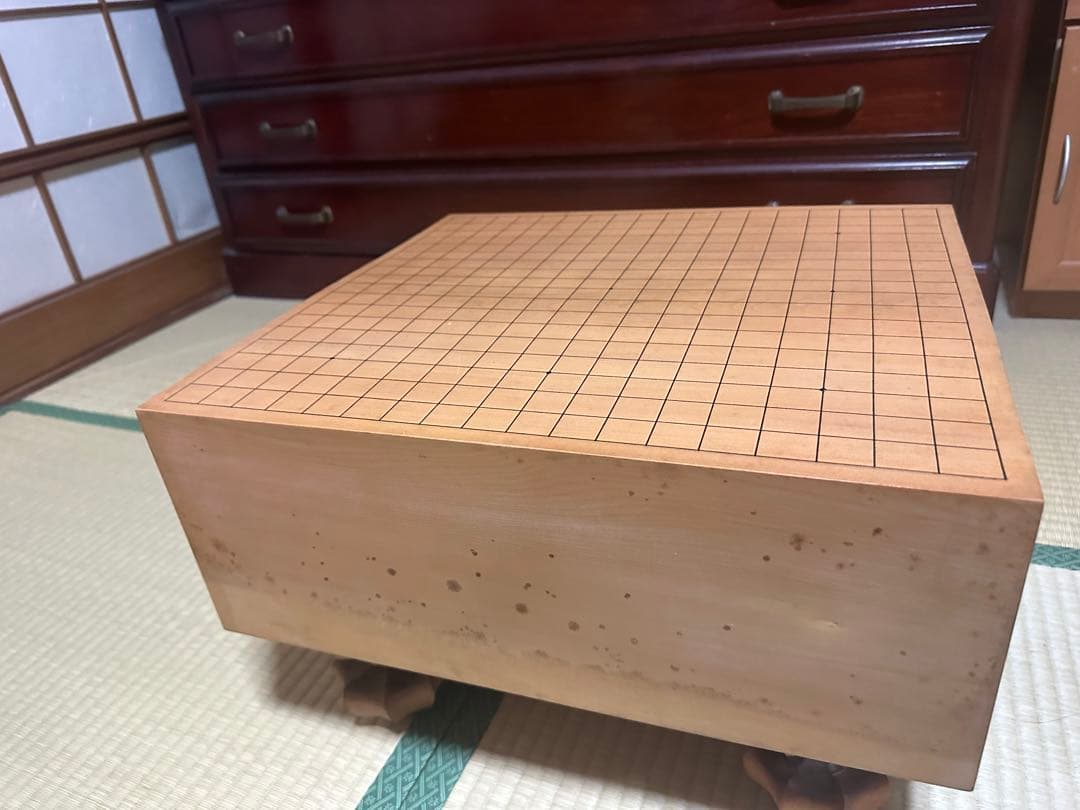 本榧・碁石・花梨碁笥　　　　　　　高級本蛤白石・那智黒石