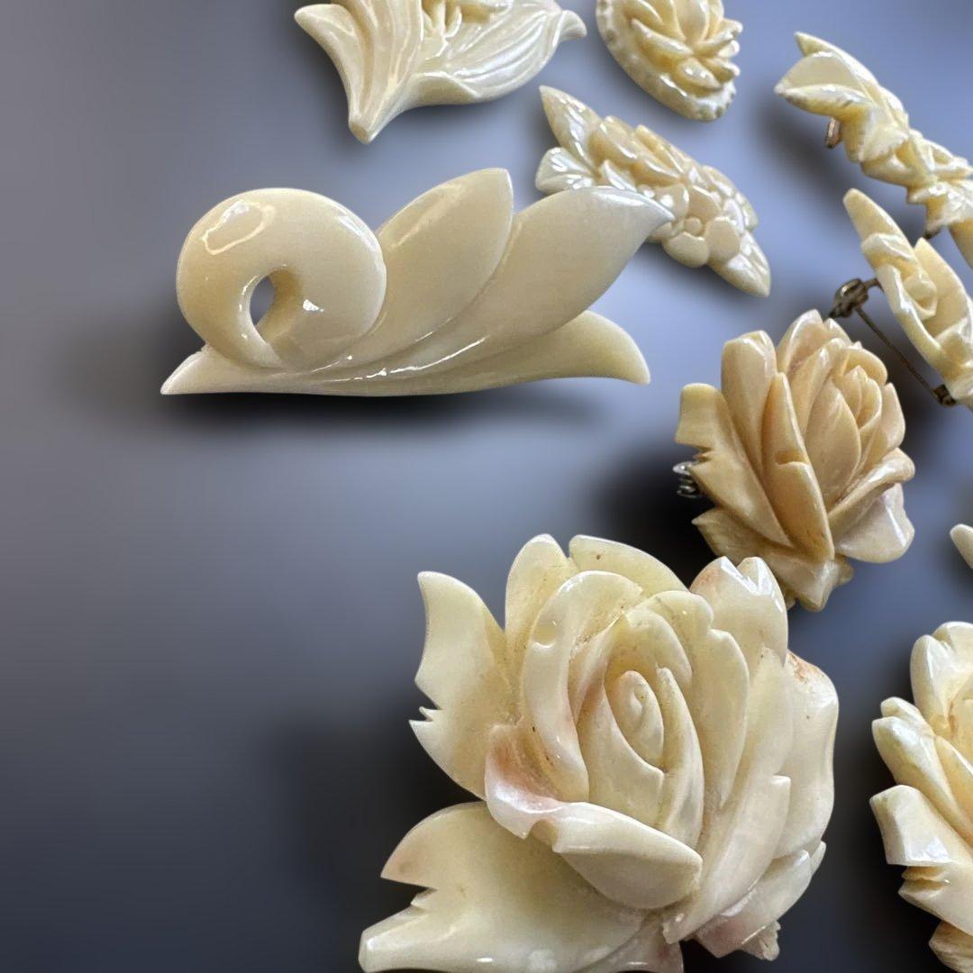 【vintage】鯨歯　ブローチと素材まとめ売り　ハンドメイドに！