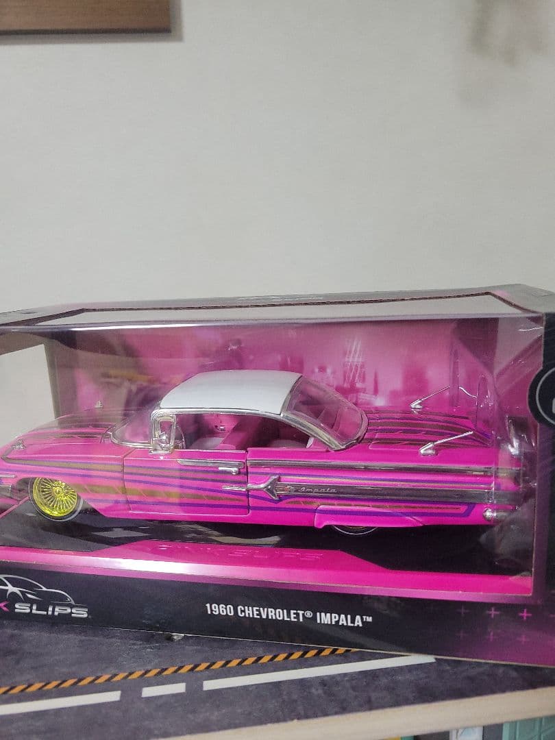 ミニカー JADA TOYS 1/24 1960 Chevrolet Impala