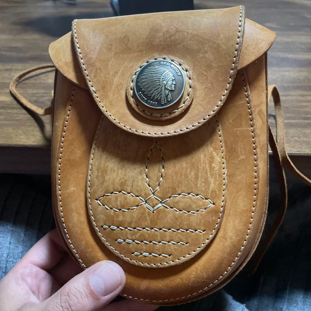 レッドムーンベルトポーチ