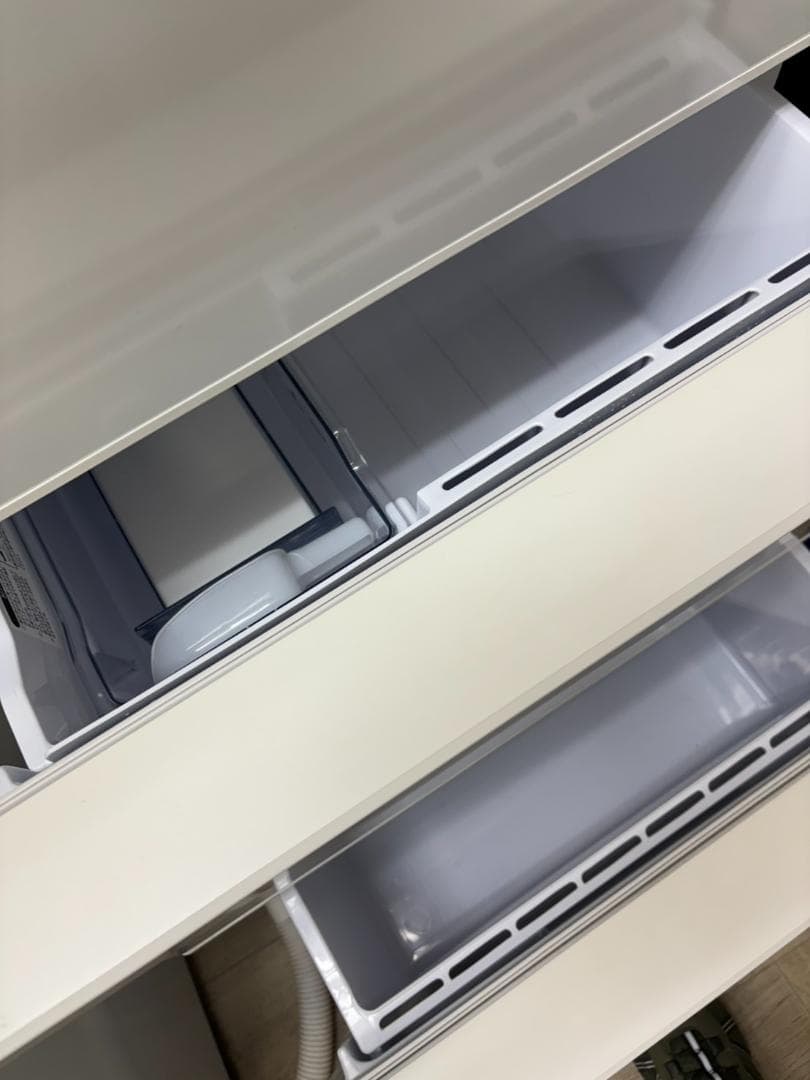 超美品 AQUAアクア冷凍冷蔵庫　AQR-SV24HBK(W) 自動製氷機付