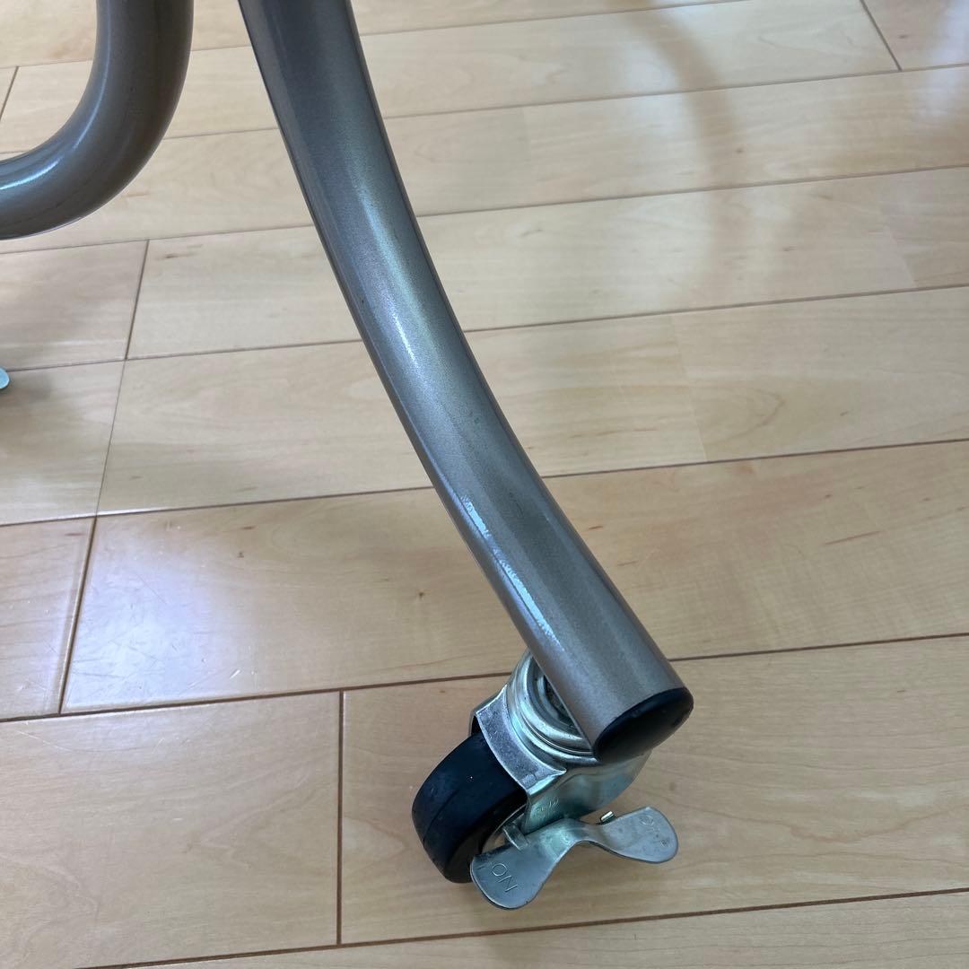 フライト式円型テーブル　折りたたみテーブル　直径120cm 丸テーブルキャスター