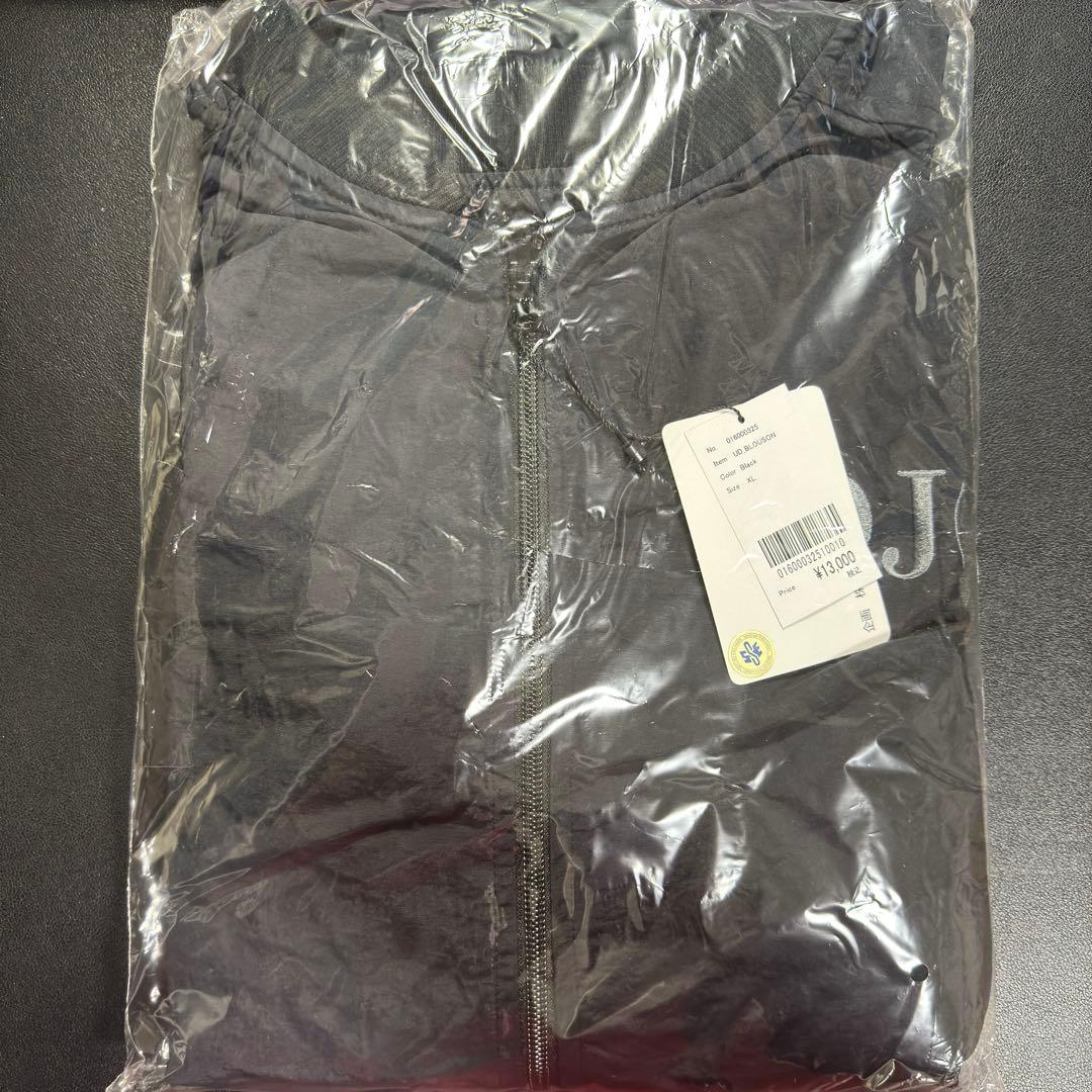 ジョジョの奇妙な冒険 黄金の風 リバーシブルブルゾン ブラック XLサイズ