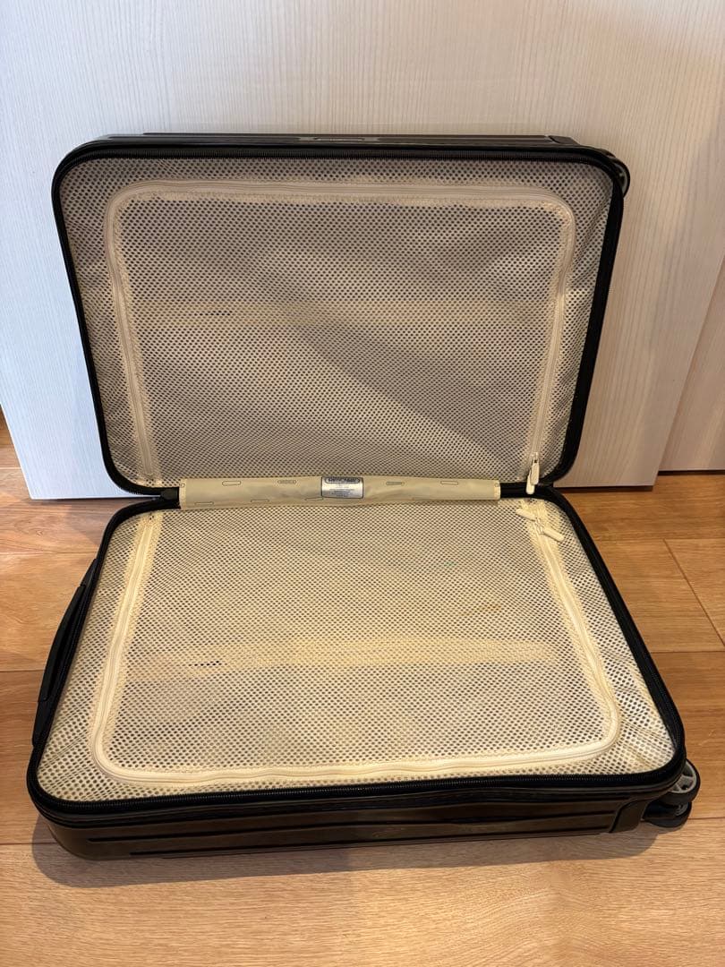 リモワ サルサエアー 33L 機内持ち込み 4輪 TSAロック　ブラック