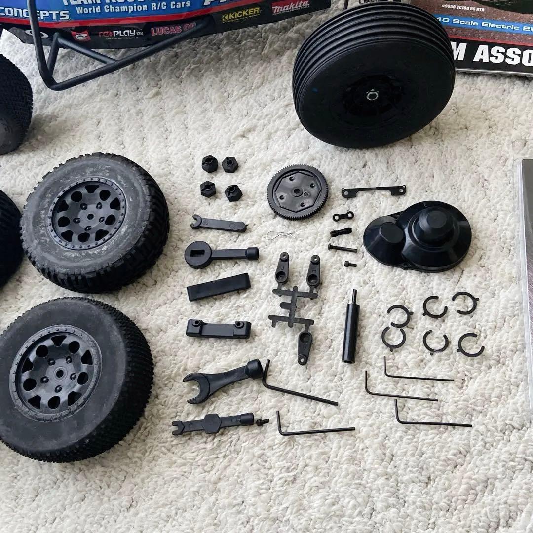 Associate SC10B アソシエイテッド バギーチャンプ トマホーク