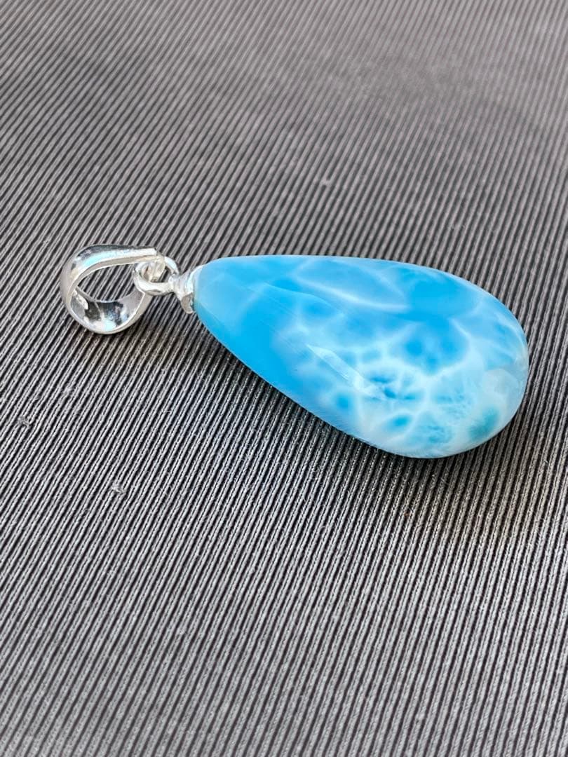 天然石☆高品質！ラリマーしずく型ペンダントップ☆透明感高いブルー＆模様が美しい！