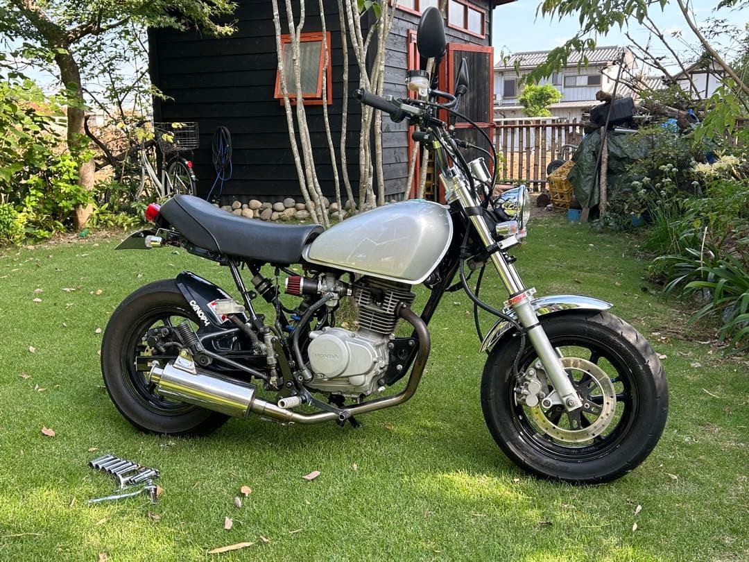 ヤマハ　ブロンコ　ガソリンタンク