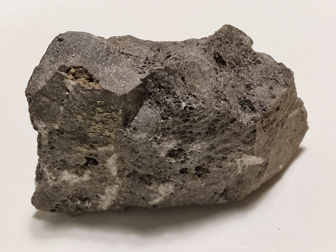 パワーストーン　天然石　原石　ハーキマーダイアモンド母岩付　499g　318