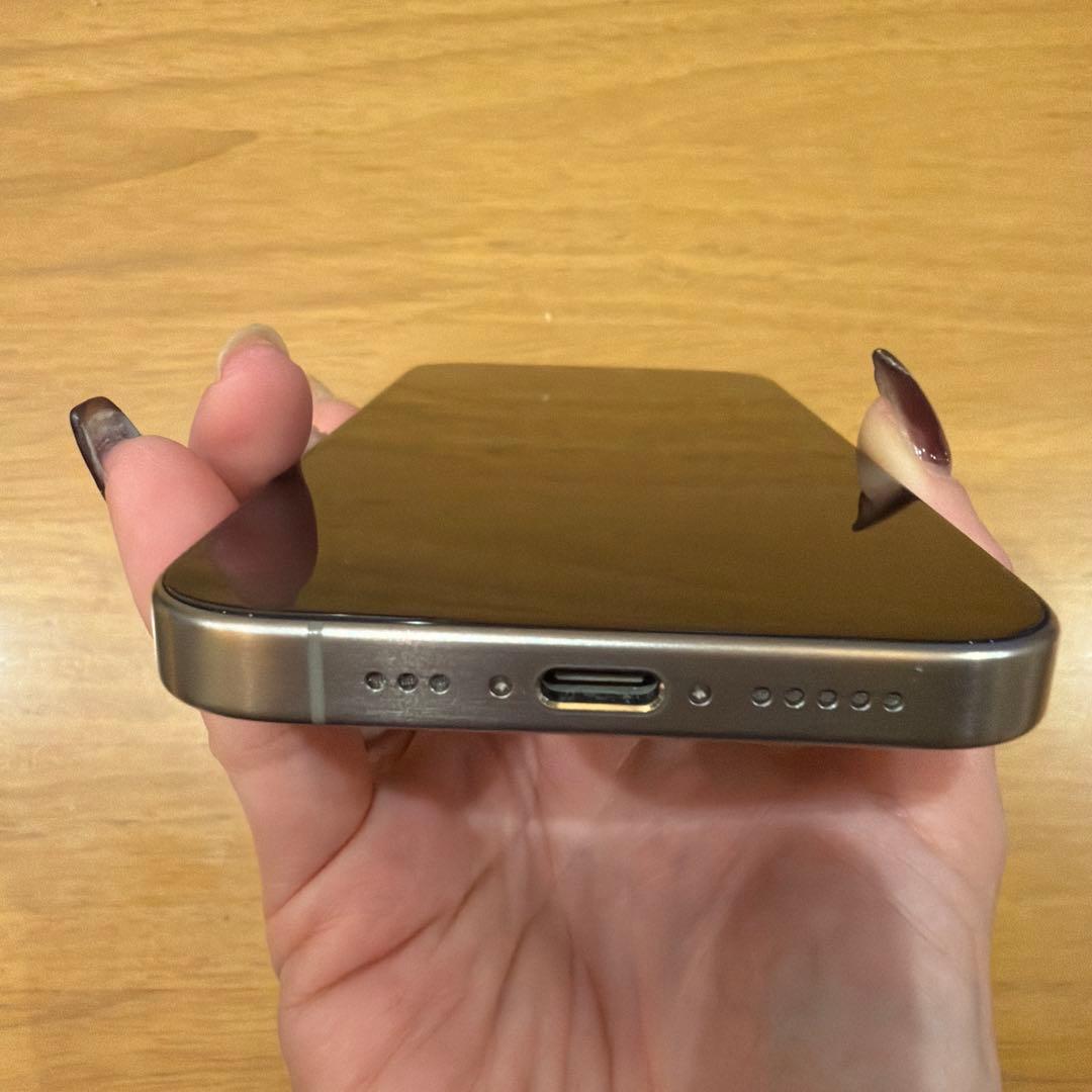 Apple iPhone 15 Pro シルバー 本体 256GB