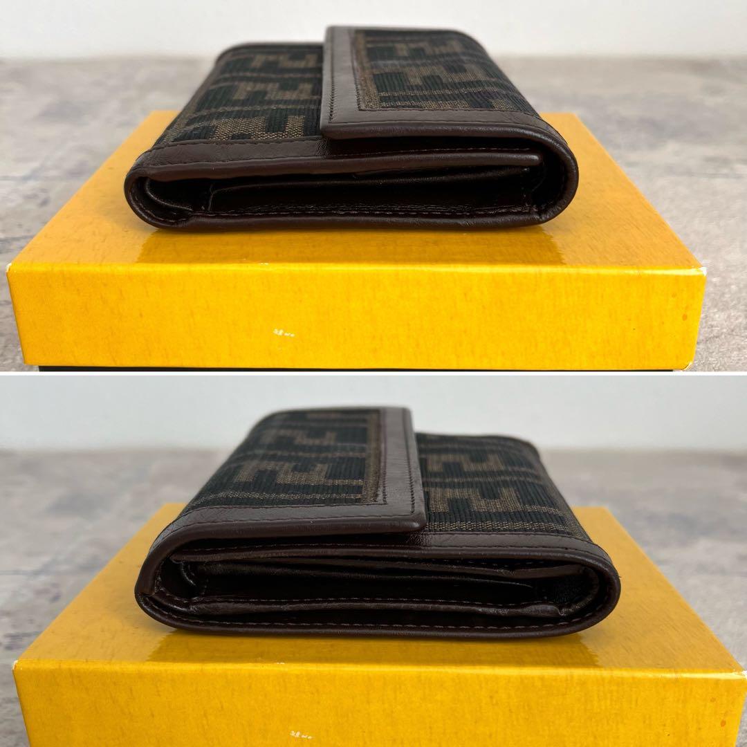 美品✨FENDI ズッカ 二つ折り財布 FF キャンバス レザー ブラウン