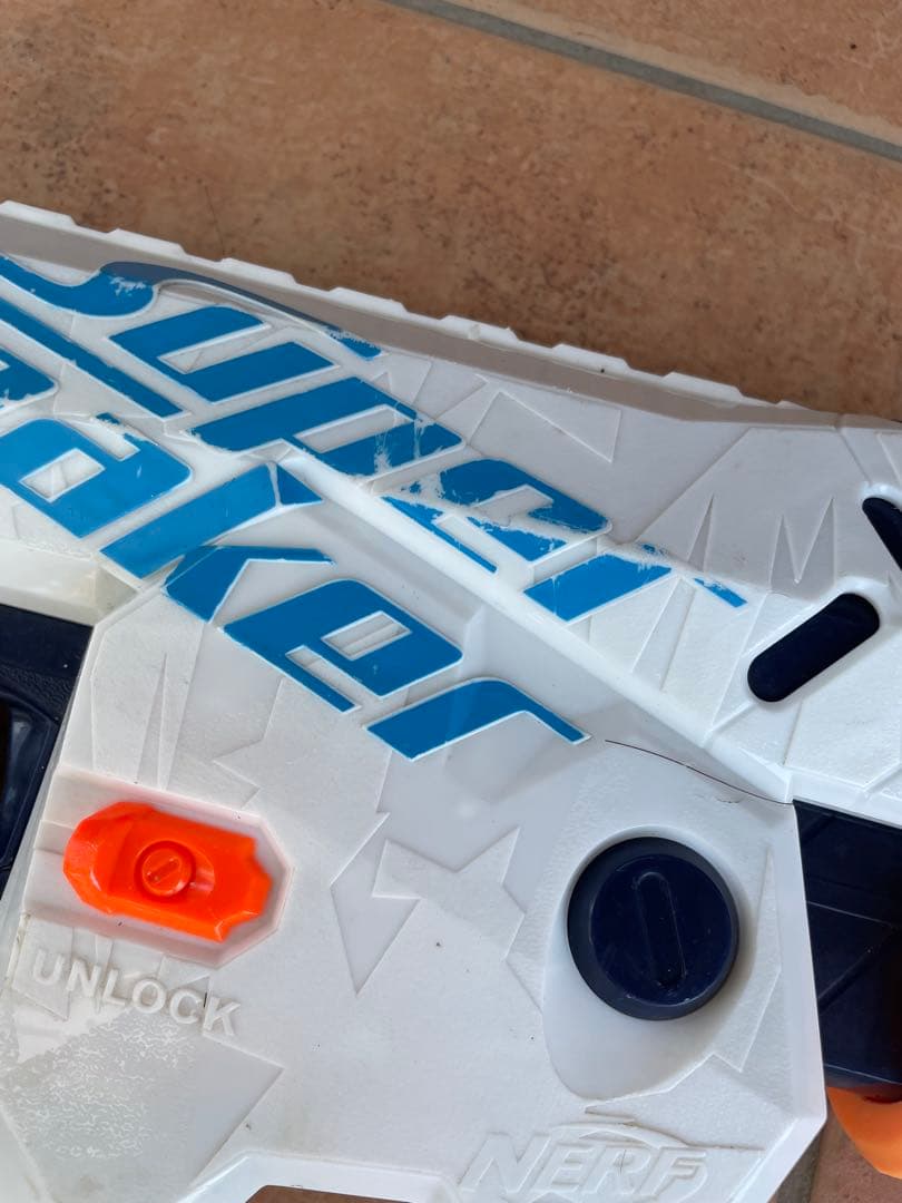 ナーフ　水鉄砲　トイ　ガン　スーパーソーカー