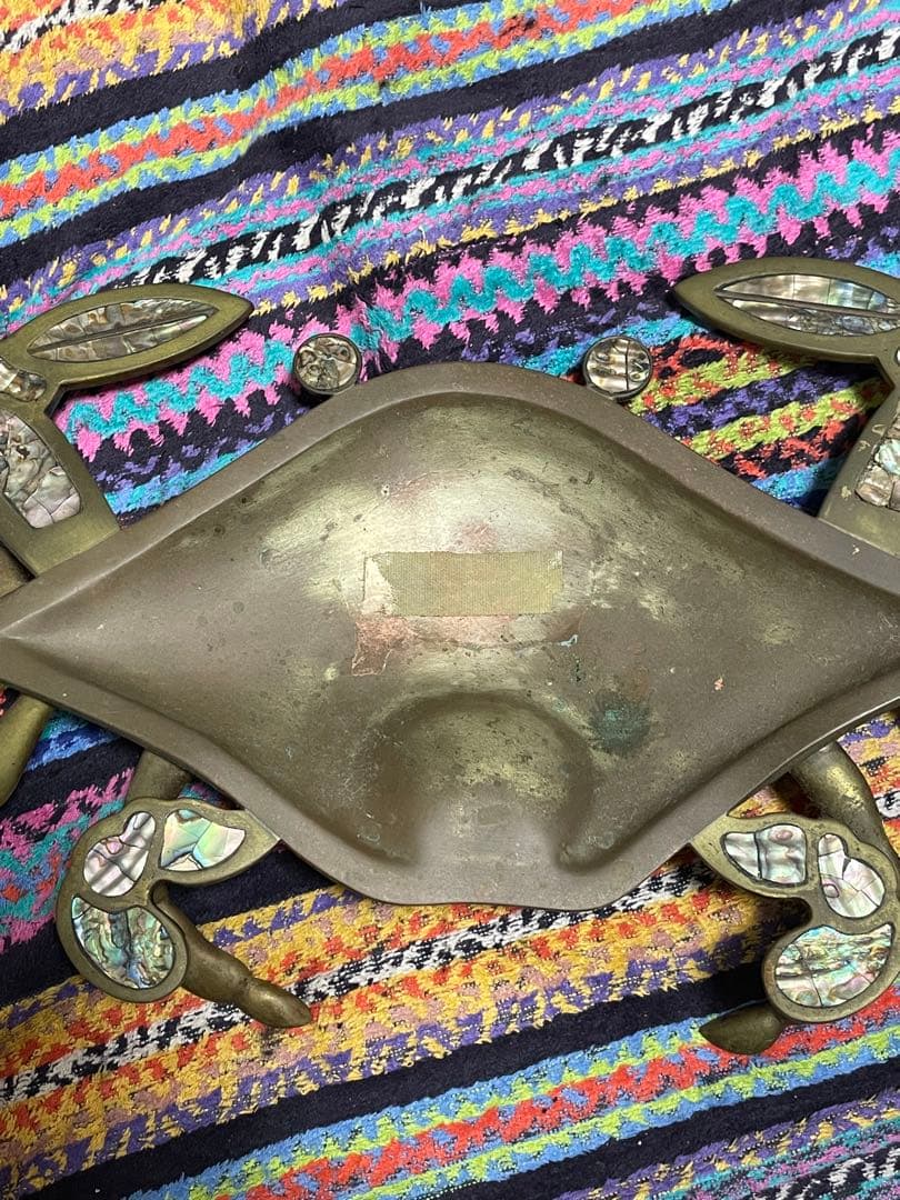 カニ型金属トレイ 貝殻装飾付き 灰皿 アクセサリー置き オブジェ