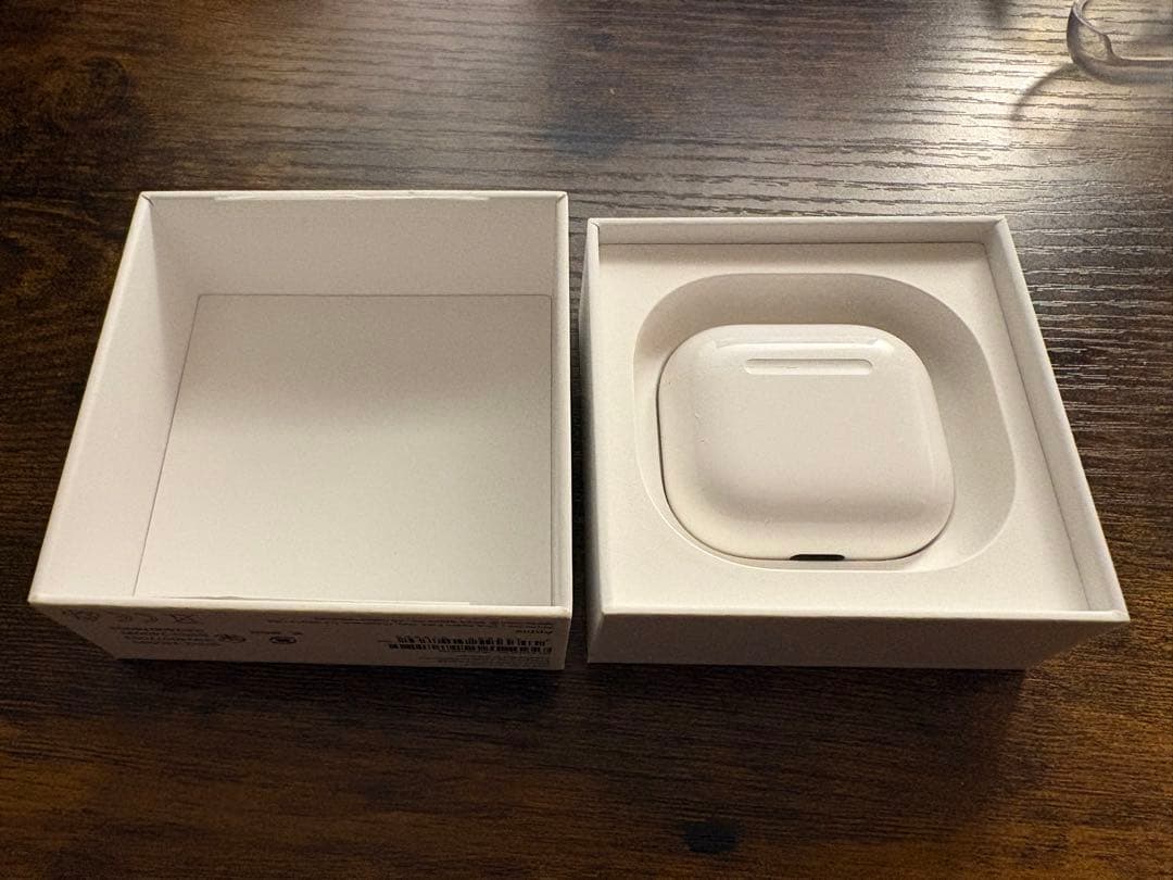 【美品】AirPods4本体　箱付き　ノイズキャンセリング（SNC）なし