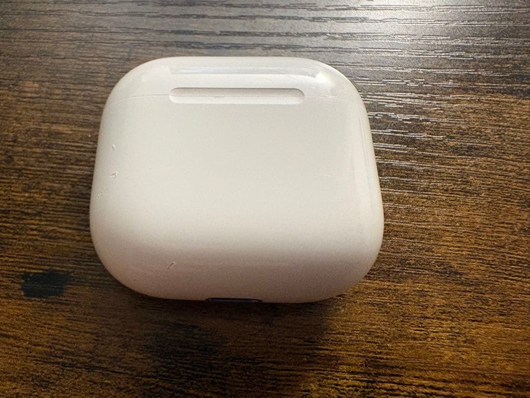 【美品】AirPods4本体　箱付き　ノイズキャンセリング（SNC）なし