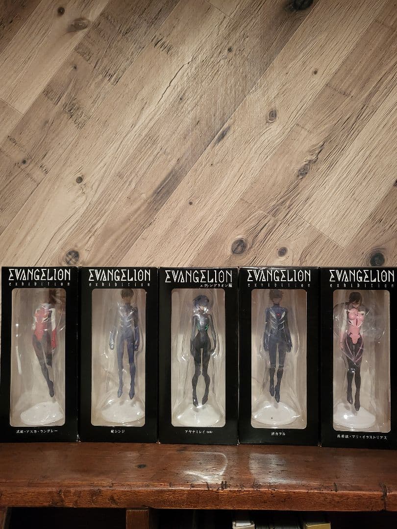 エヴァンゲリオン展　フィギュア 5体セット・未開封図録・ポストカード5枚セット