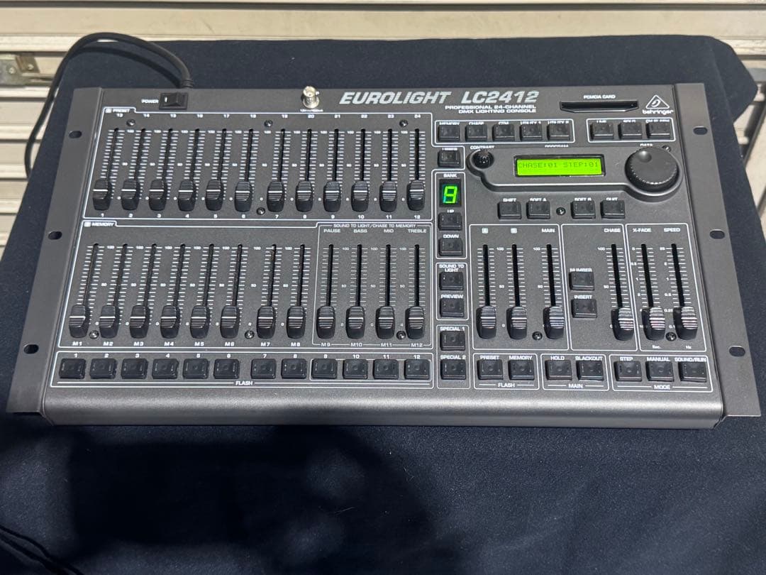 Behringer LC2412 24/12chDMX調光卓(中古)