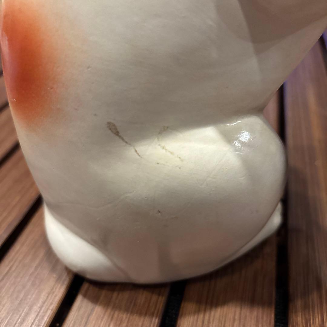 陶器 招き猫 鈴付き 赤いスカーフ