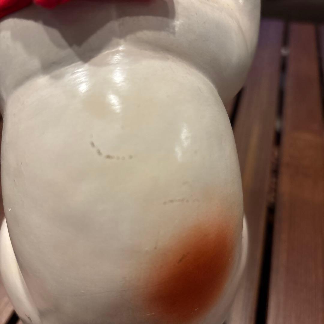 陶器 招き猫 鈴付き 赤いスカーフ