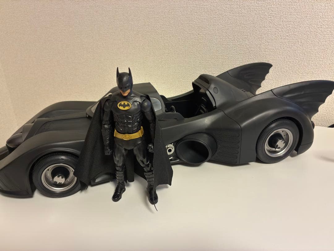 DCマルチバース　バットマン　バットモービル