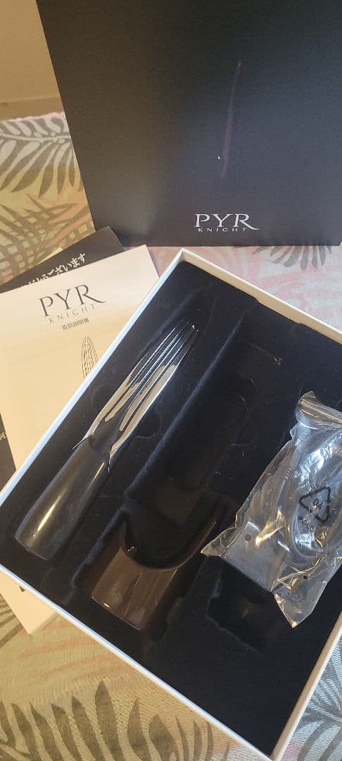 PYR パイラナイト 美顔器