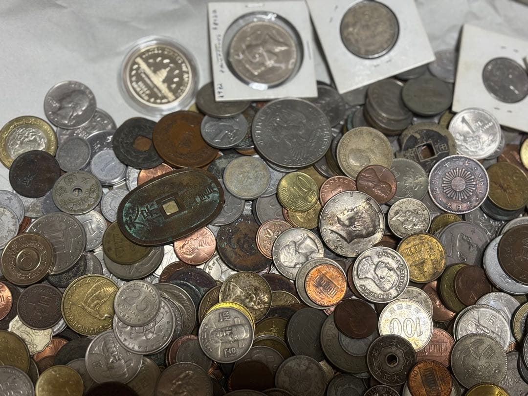 ミ*モ様 古銭　外国　メダル　記念硬貨　穴銭　まとめて　約4.7キロ