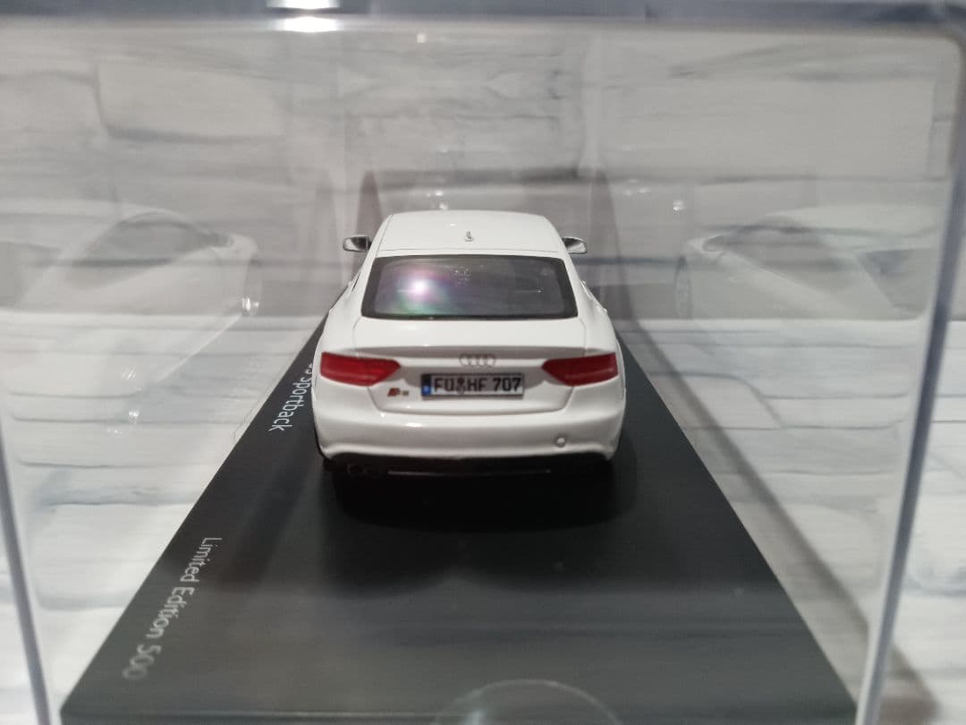 1/43 シュコー　アウディ　S5 スポーツバック　ミニカー　ホワイト