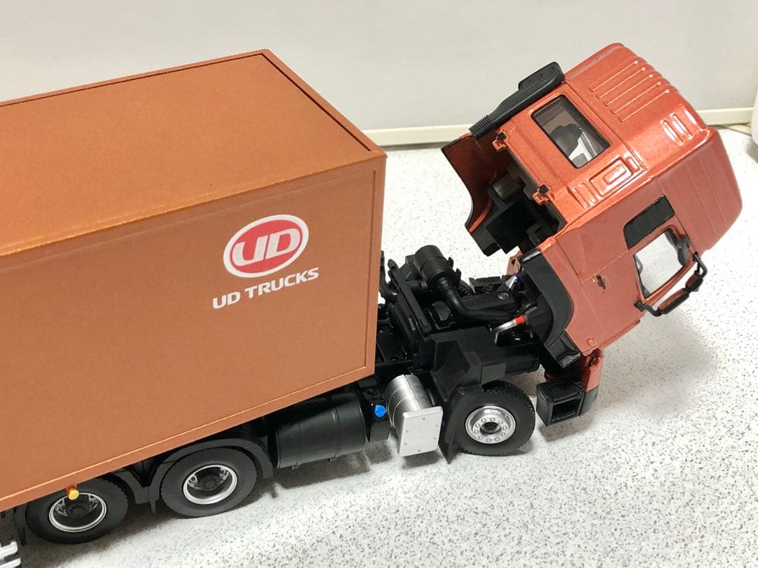 【京商】UDトラックス・クエスター　クオン　日産ディーゼル　デコトラ　トレーラー