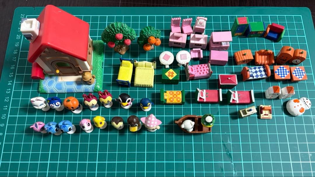 【希少】どうぶつの森 森をつくろう！ フィギュア家具セット 大量セット