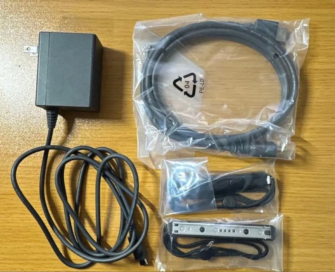 Switch 本体（バッテリー強化版）＋SDカード64G＋ソフトケース＋その他