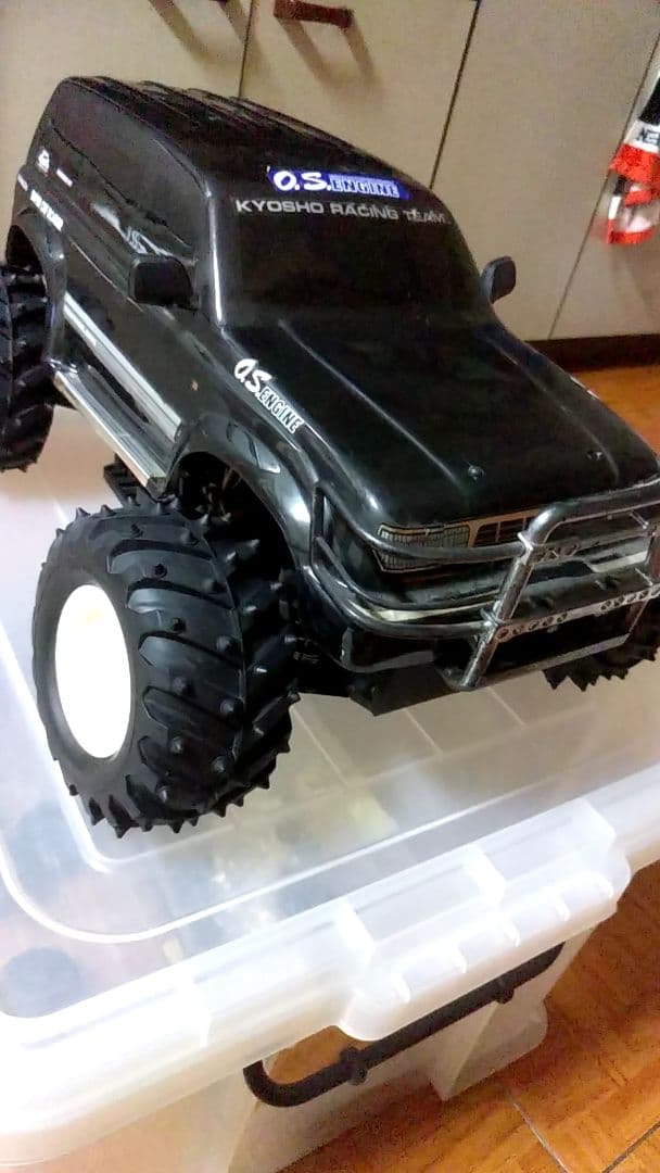 京商　エンジンラジコン