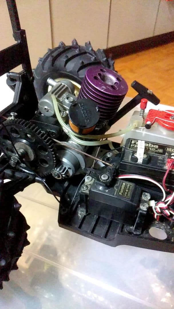 京商　エンジンラジコン