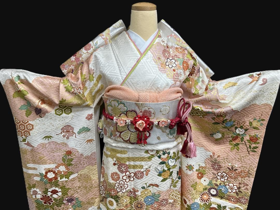 吉澤友禅 ピンク地 古典柄 金駒刺繍 振袖 袋帯フルセット