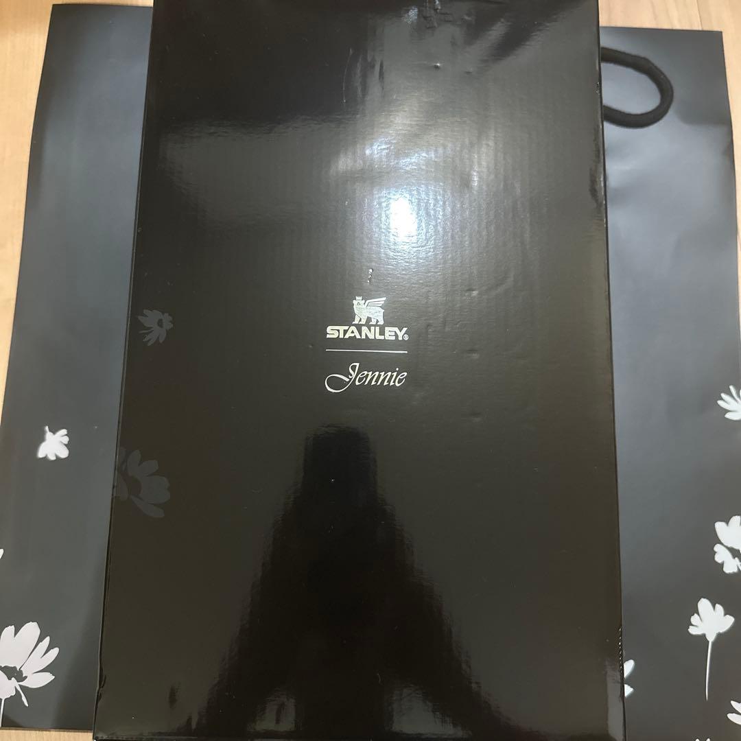 韓国限定　Stanley1913 x JENNIE スタンレー　ジェニコラボ