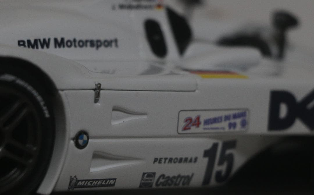 貴重 京商製BMW　Ｖ１２ＬＭＲ　1／１８　１９９９ル・マン２４Ｈ優勝車　中古品