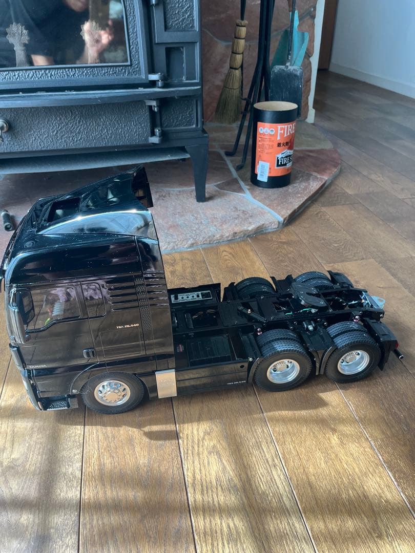 タミヤ1/14トレーラーヘッドMAN 6×4(フルオペレーション)