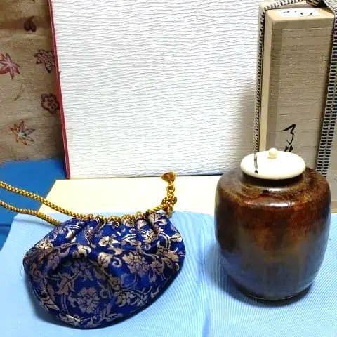 茶入、瀬戸肩衝、巣蓋、川本了生作、の17番