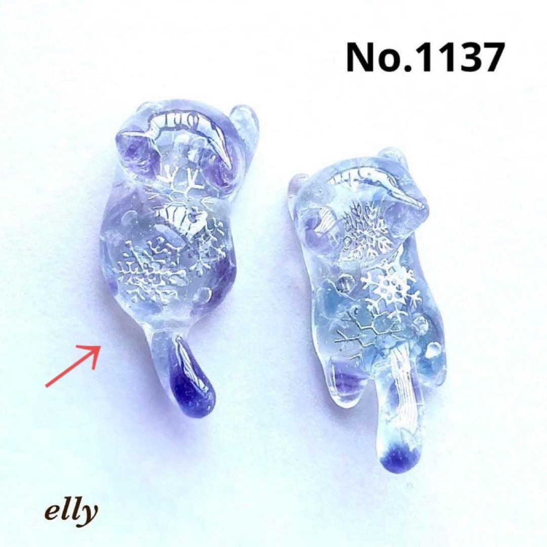 【みゆママ様】1087.天然石　ファントムクォーツ　和柄　じゃれ猫　レジン　根付