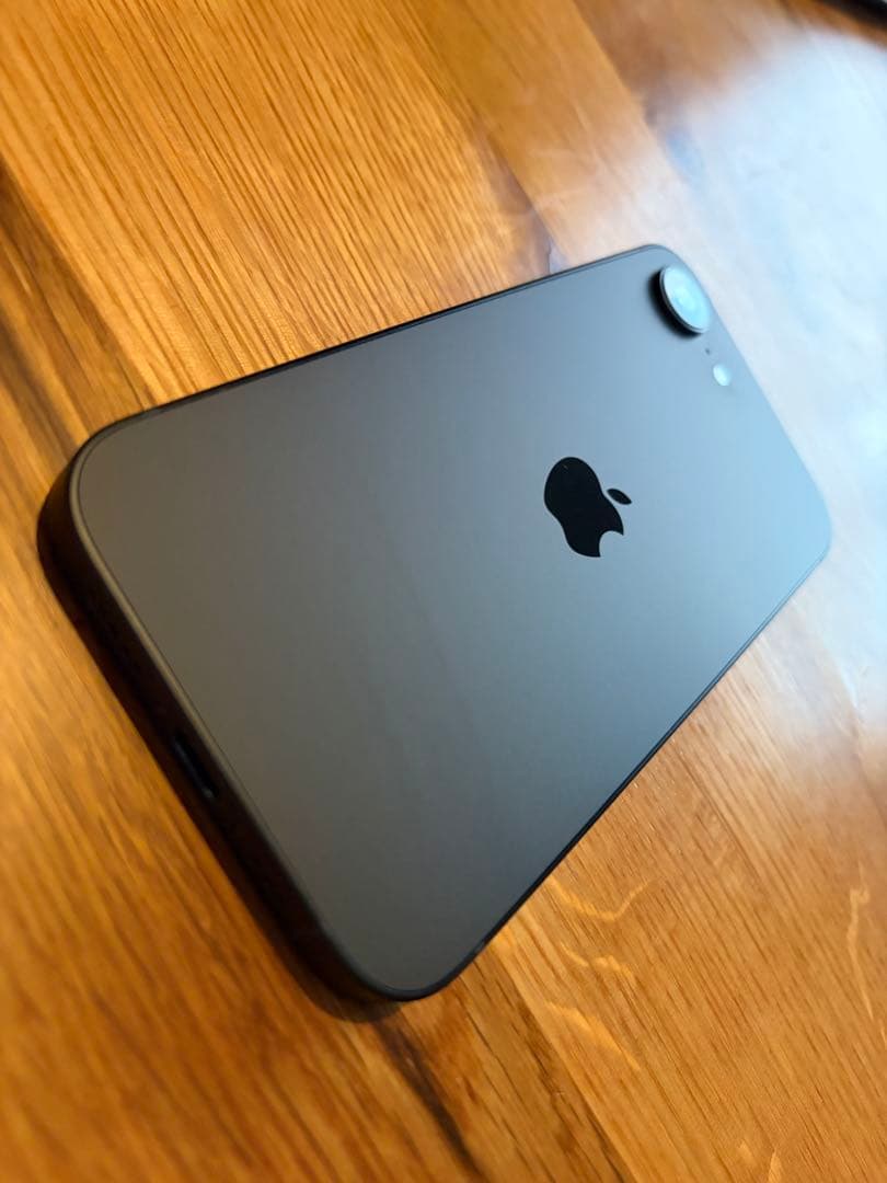 （超美品）iPhone 16e 128GBブラック　箱付　バッテリー100%