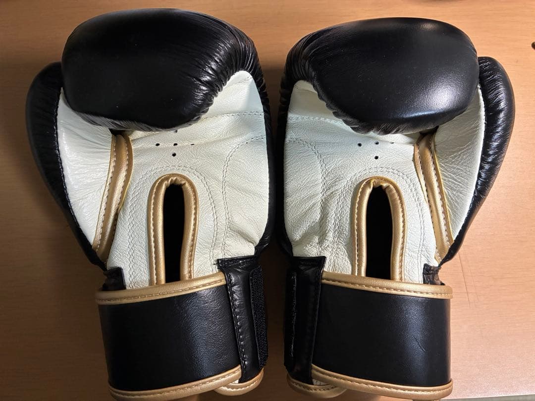 イサミ ボクシンググローブ 8oz BOXER