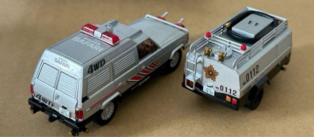 訳あり トミカリミテッドヴィンテージネオ ニッサン サファリ4WD タンク車付
